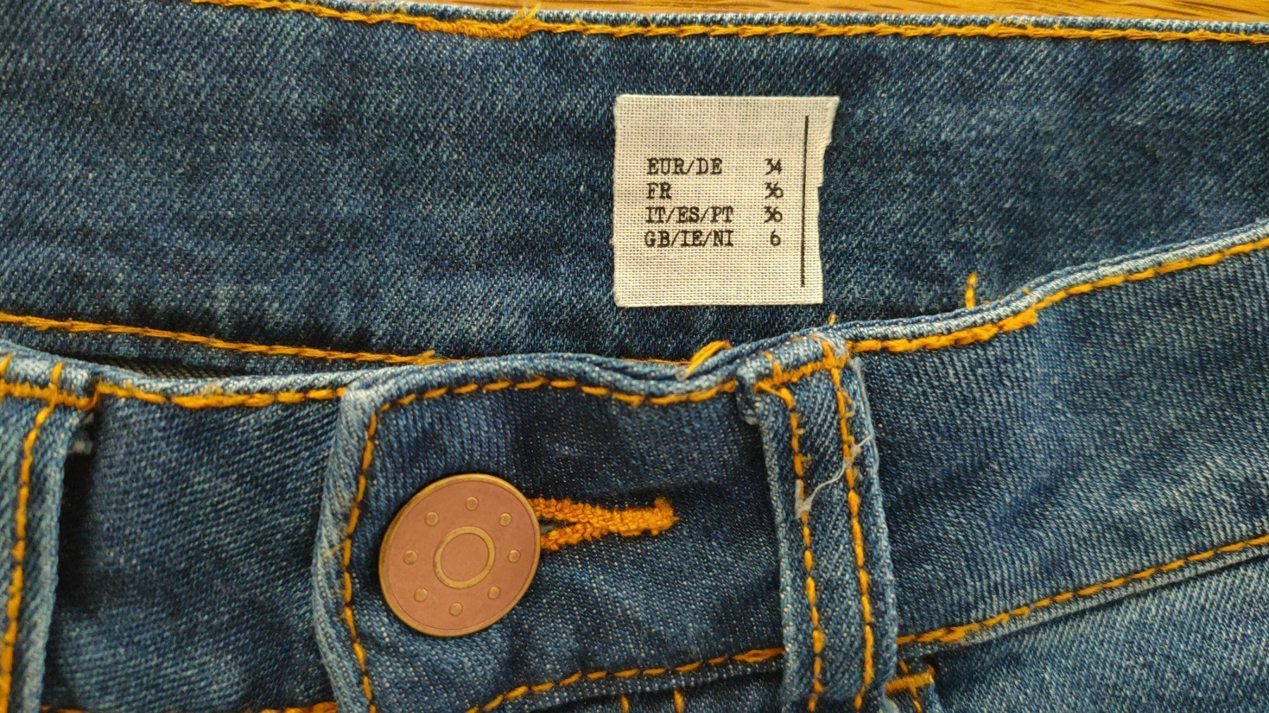 Pantaloni: Shorts 34 – Usato da Villmergen venduto da toptip1970 2