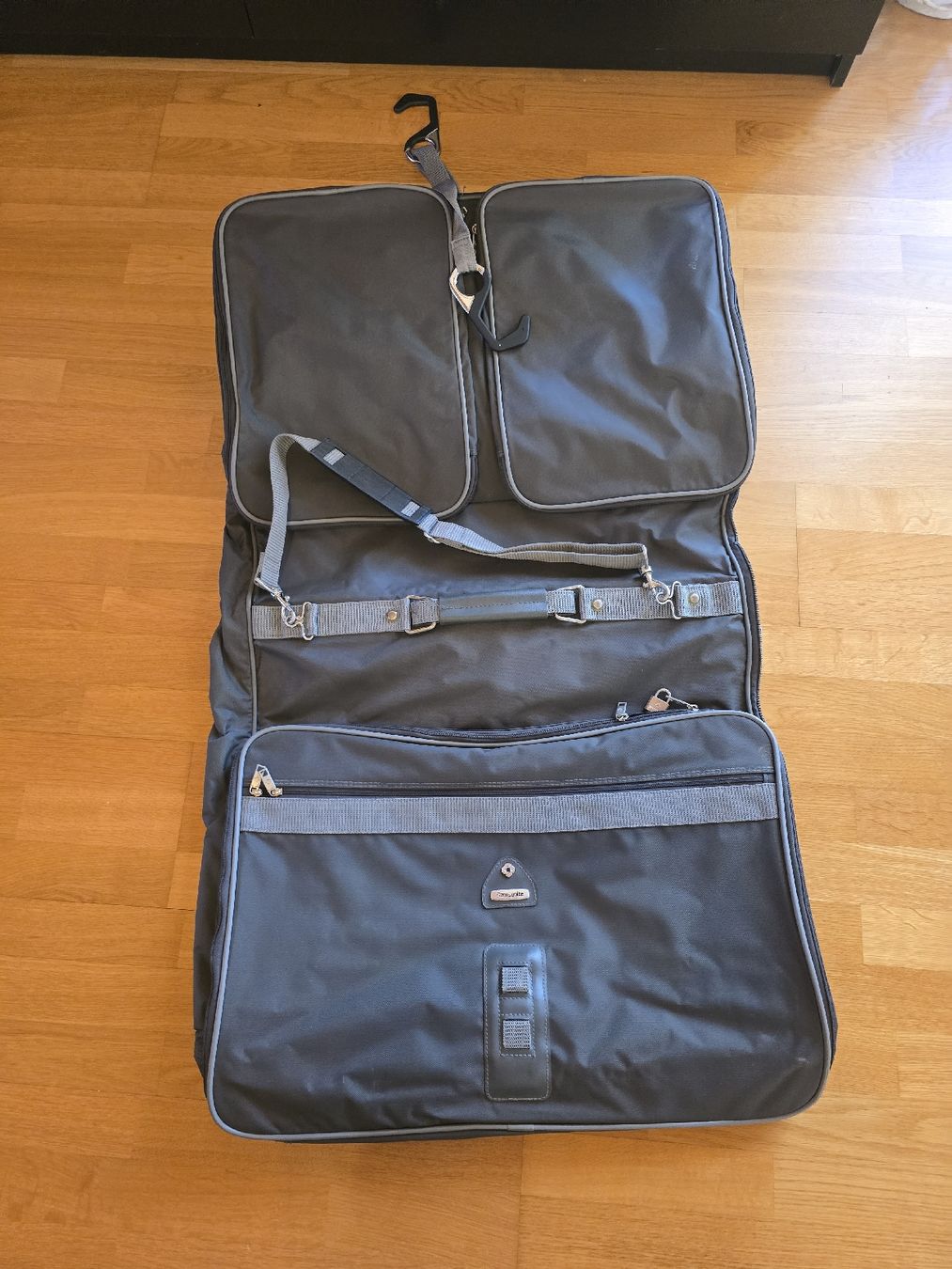 Taschen: Samsonite Kleidersack – Gebraucht aus Regensdorf von Donaldduck0907 3