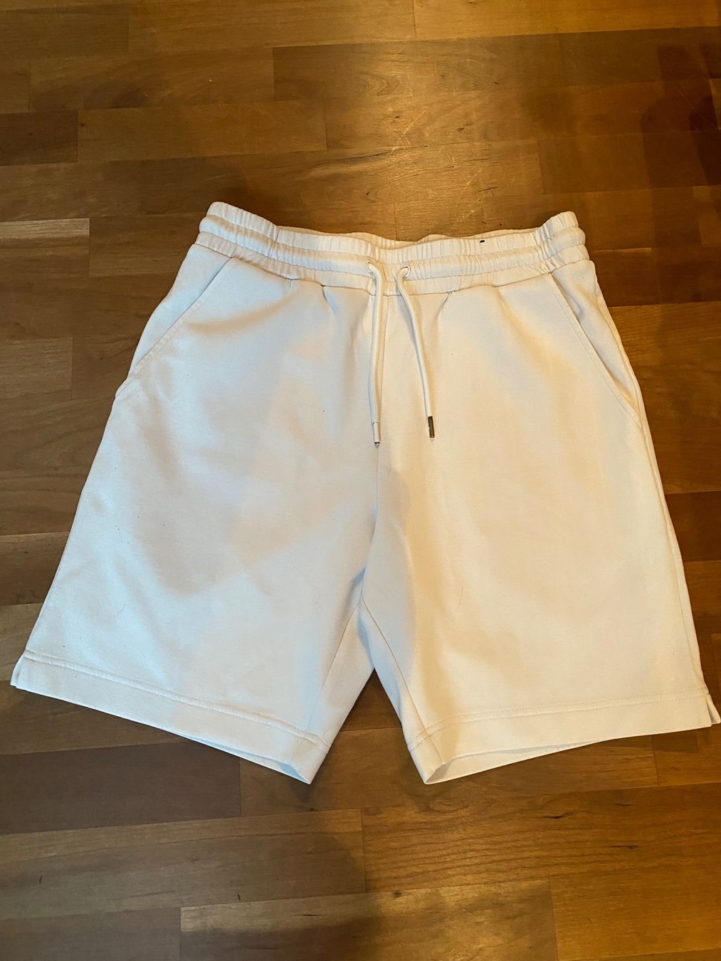 Hosen: IQ Jogging Shorts Weiss, Grösse S – Gebraucht aus Birr von savasdee