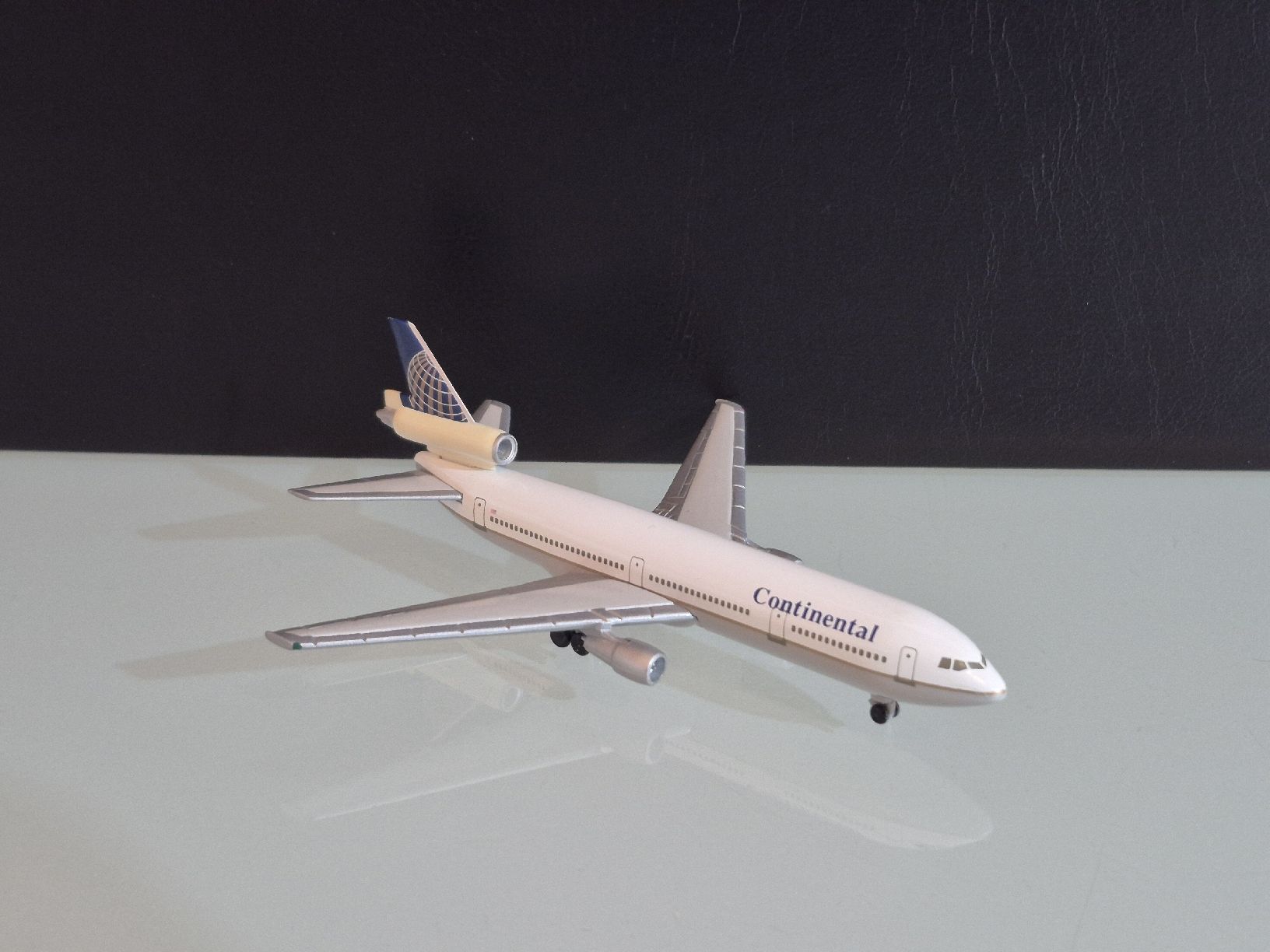 Herpa Kit di modellismo & Modellini statici: Herpa Continental 1:500 – Usato da Uetendorf venduto da myhome12 2