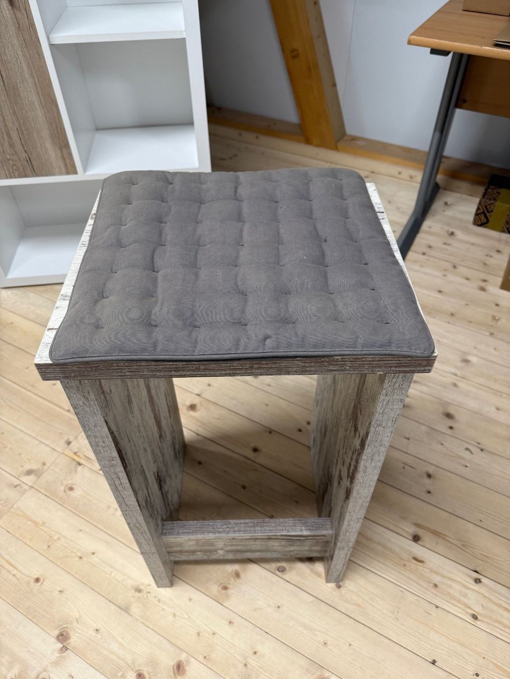 Hocker: 5 Stk. Barhocker Vintage mit Sitzkissen – Gebraucht aus Leimbach AG von SheAmelie 1