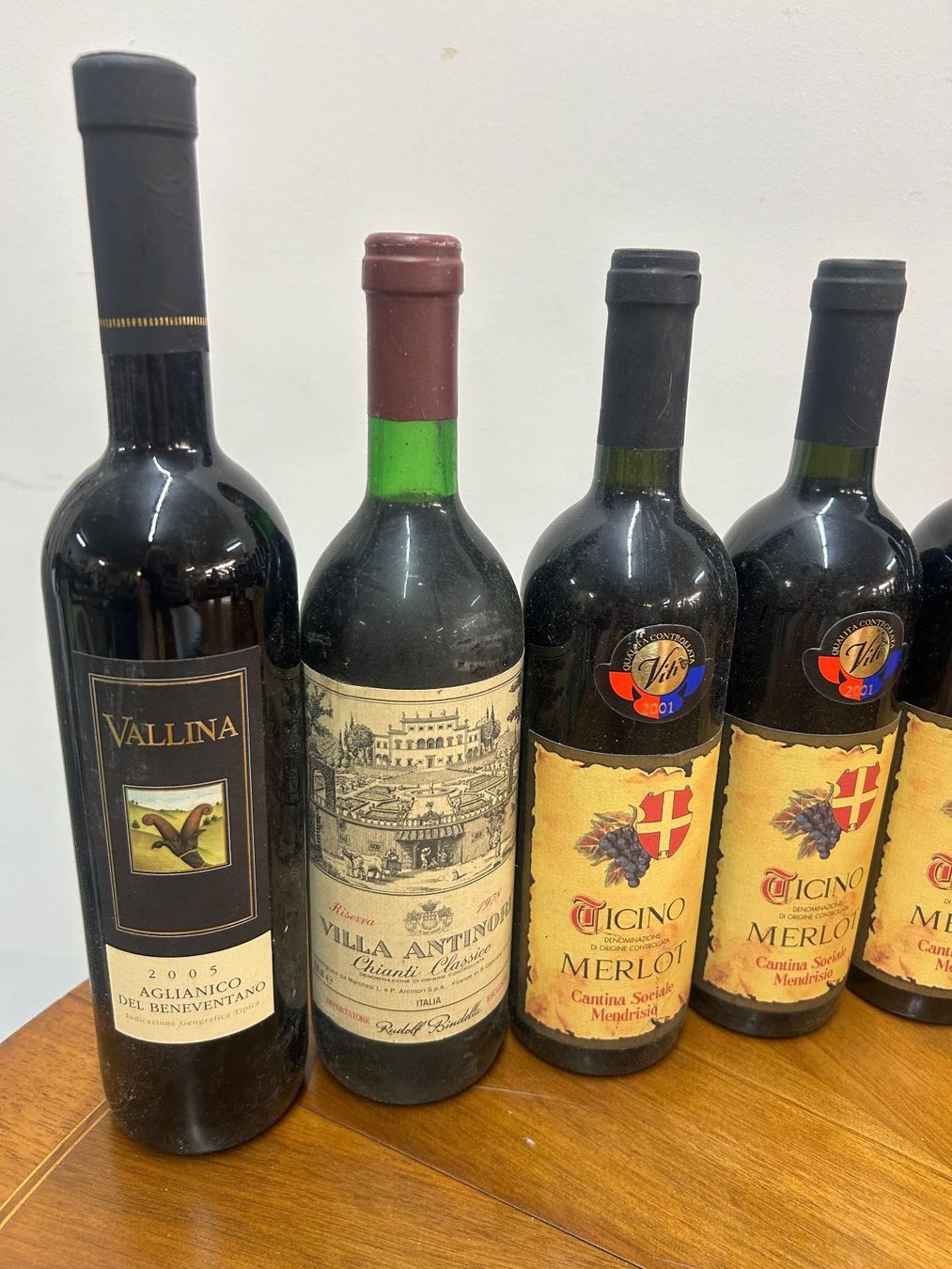 Wein: 13 Flaschen Rotwein Schweiz – Gebraucht aus Zürich von Levelart 4