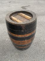 Ancien tonneau à vin mousseux pour déco
