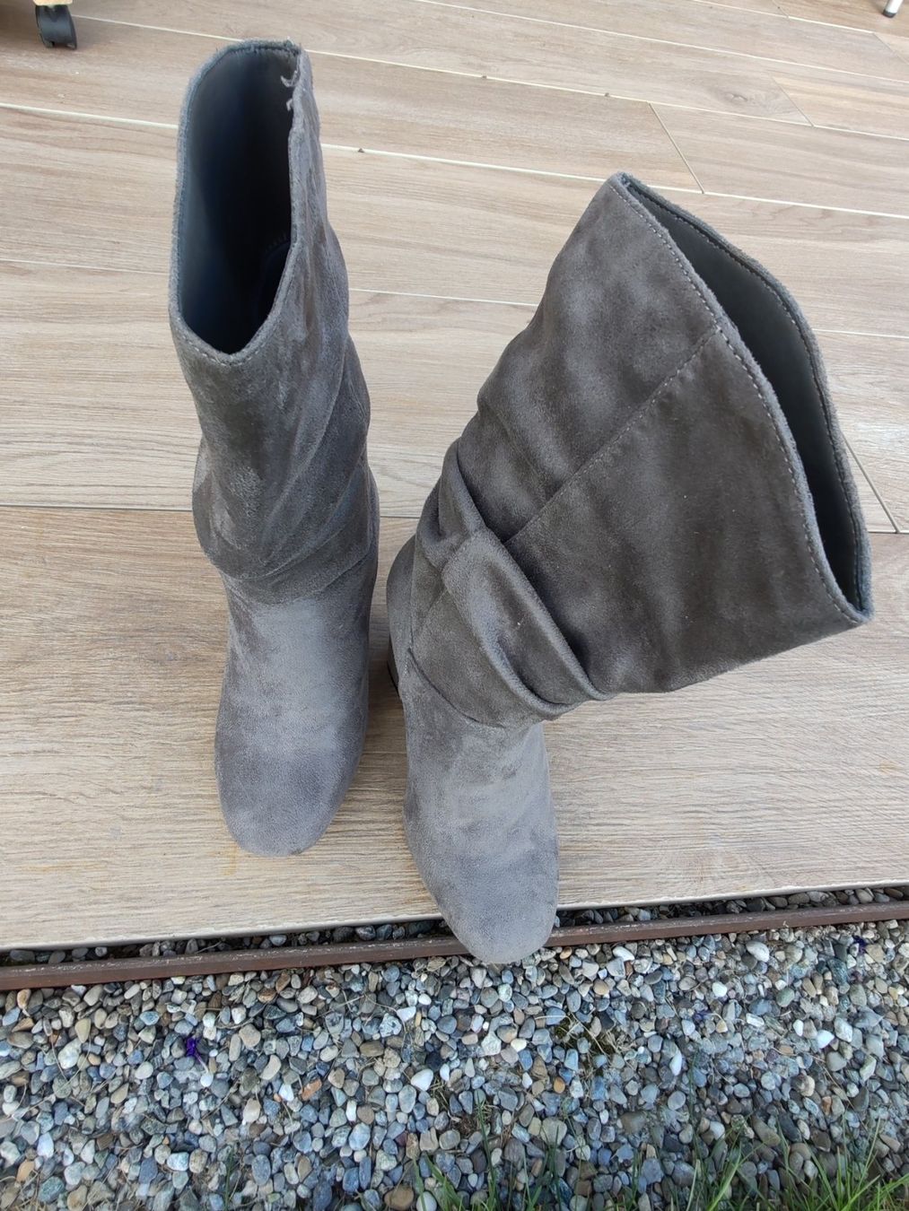 Zalando Scarpe da donna: Neuwertige Stiefel, weiter Schaft – Nuovo (secondo la descrizione) da Egnach venduto da bgdo26 2