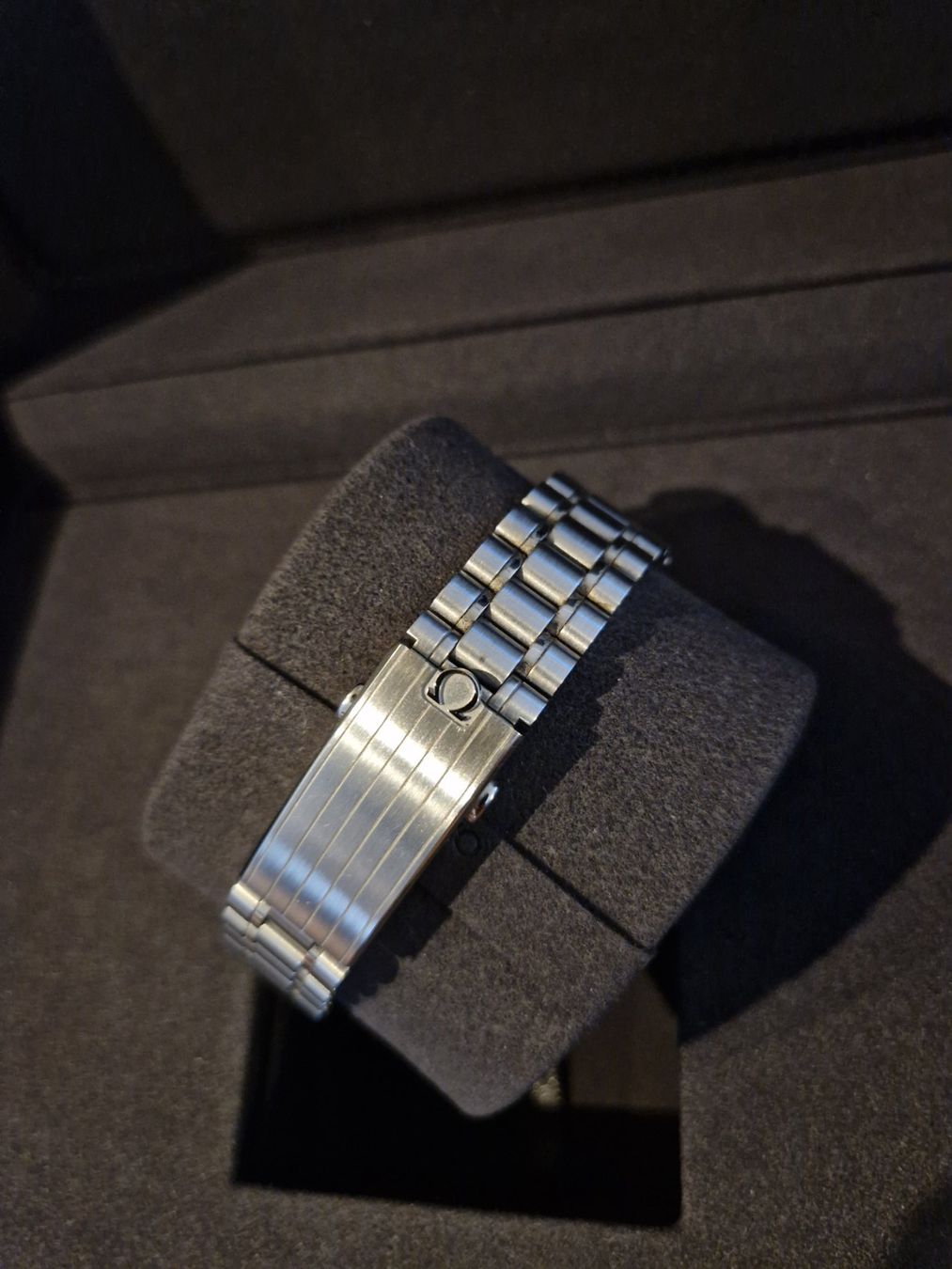 Omega Uhren: Omega Speedmaster 2026 Panda – Gebraucht aus Neftenbach von Taschen-Uhren 2
