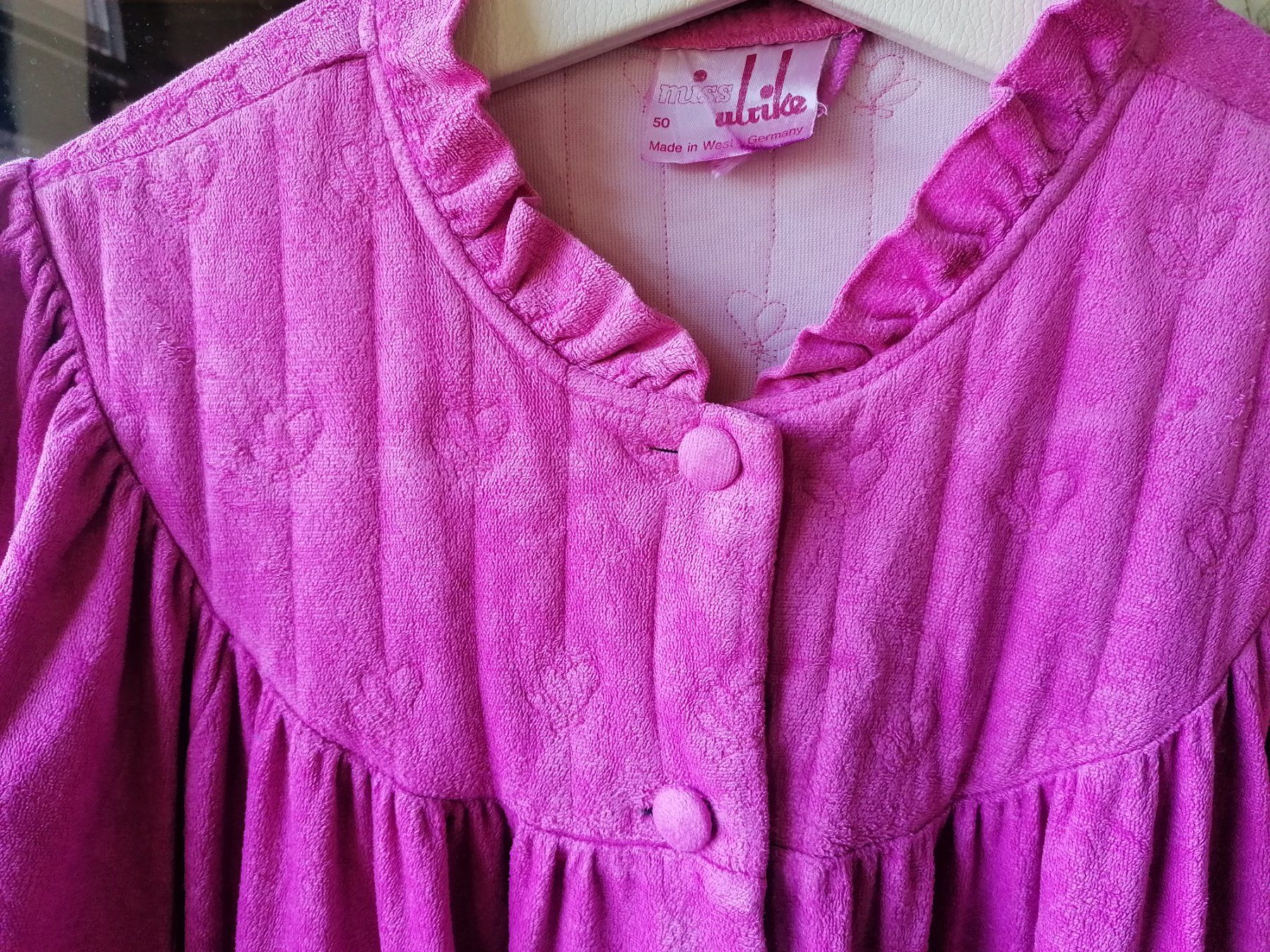 Accappatoi: Morgen\Bade Mantel kurzarm fuchsia gr 50 – Usato da Bedigliora venduto da Dolcezza0 1