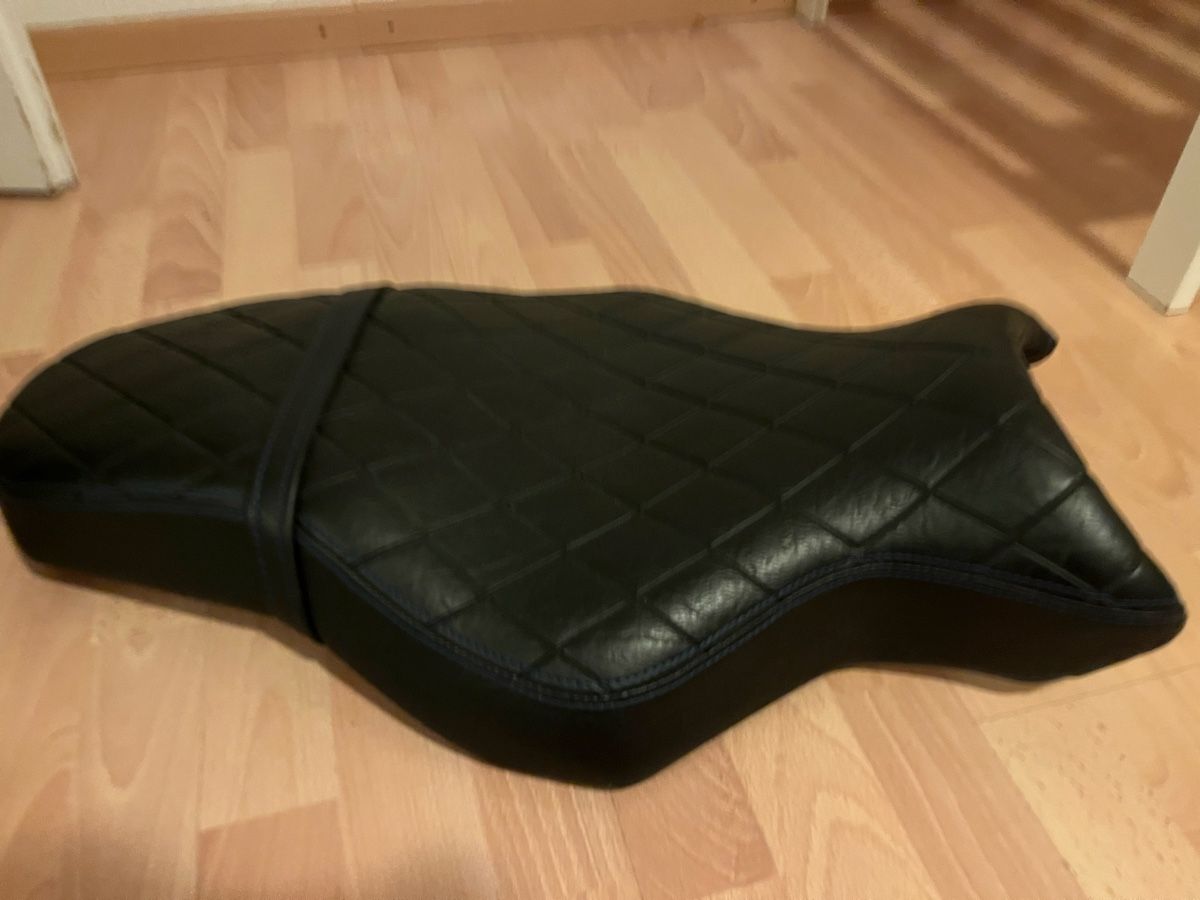 Yamaha Tutti i ricambio per moto: Siège confortable pour yamaha MT10 – Usato da La Chaux-de-Fonds venduto da jezy11