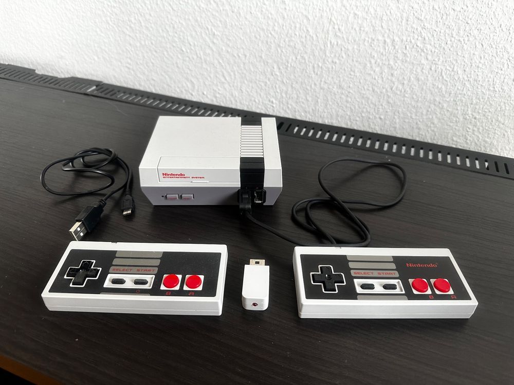 NES Mini komplett mit Controller und wireless Controller (Gebraucht) in ...