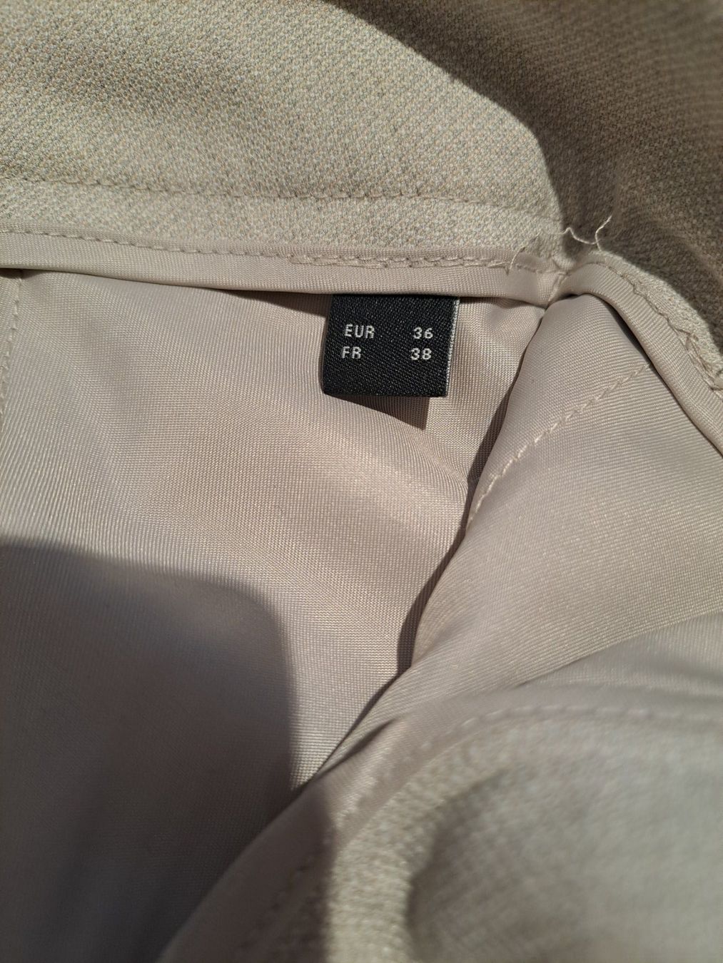 C&A Pantaloni: Bundfalten-Hose beige C&A 36 – Nuovo (secondo la descrizione) da Volketswil venduto da ronbons 2