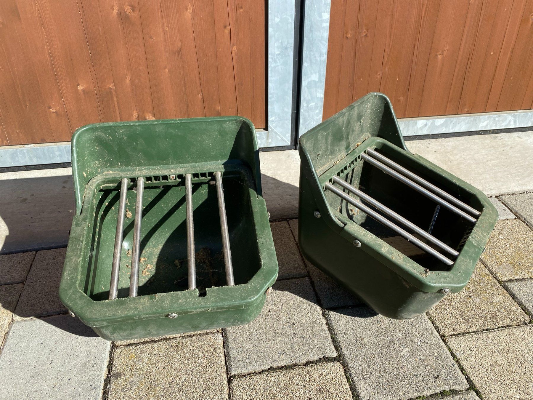 Futter: Fohlen Futtertrog – Gebraucht aus Bertschikon von hilti208