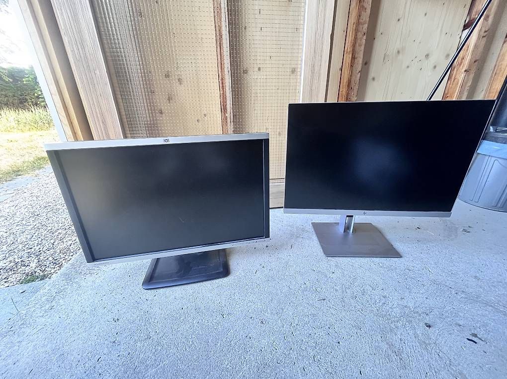 Ecrans: 2 HP monitore. – D'occasion à Zollikofen par mj123