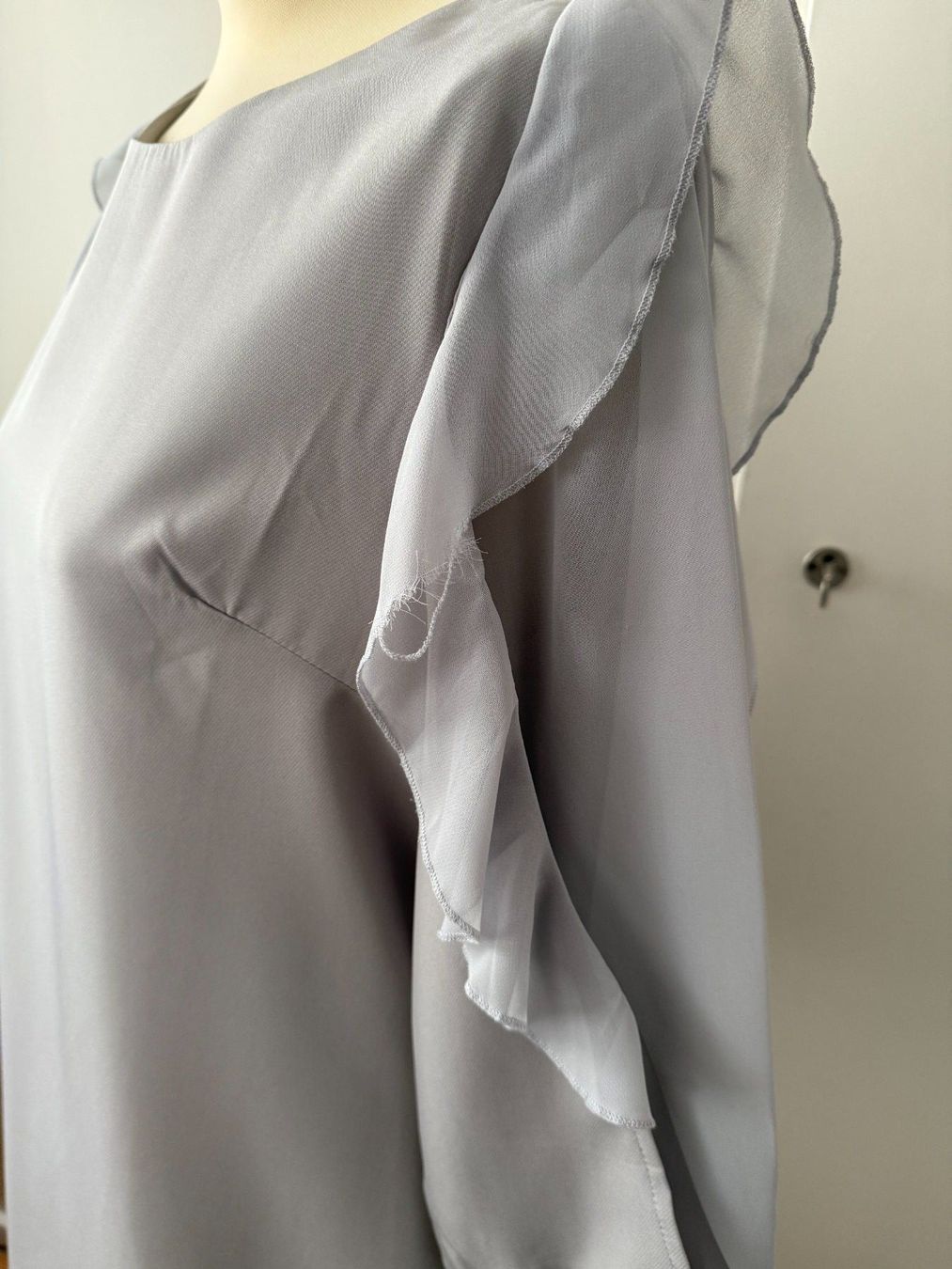 Vestiti: Robe grise – Difettoso da Le Locle venduto da tchanatakoua 7