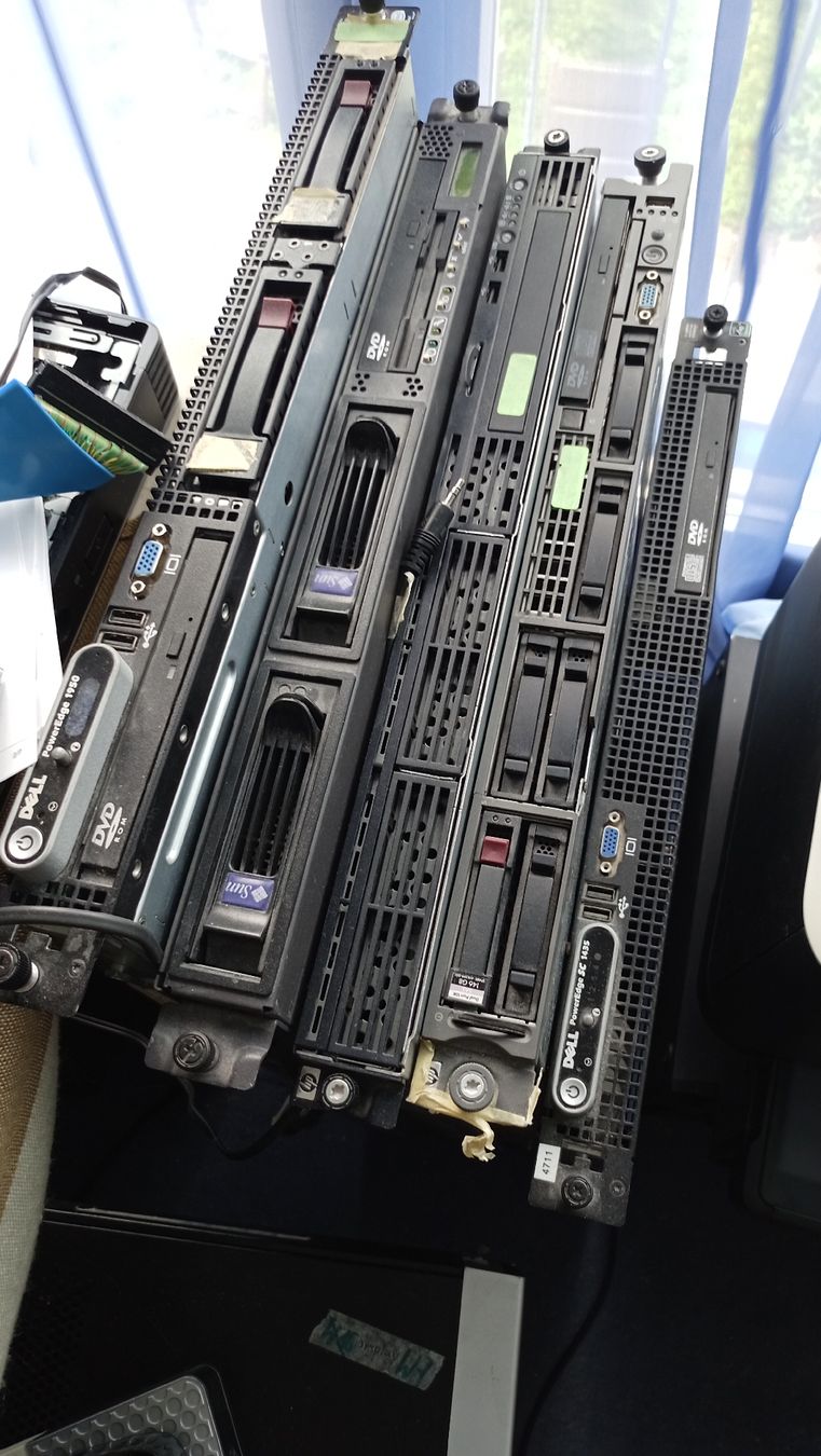 Hewlett Packard Server: 4 stk Profi Server, sind alle instaliert – Nuovo (secondo la descrizione) da wila venduto da audi48