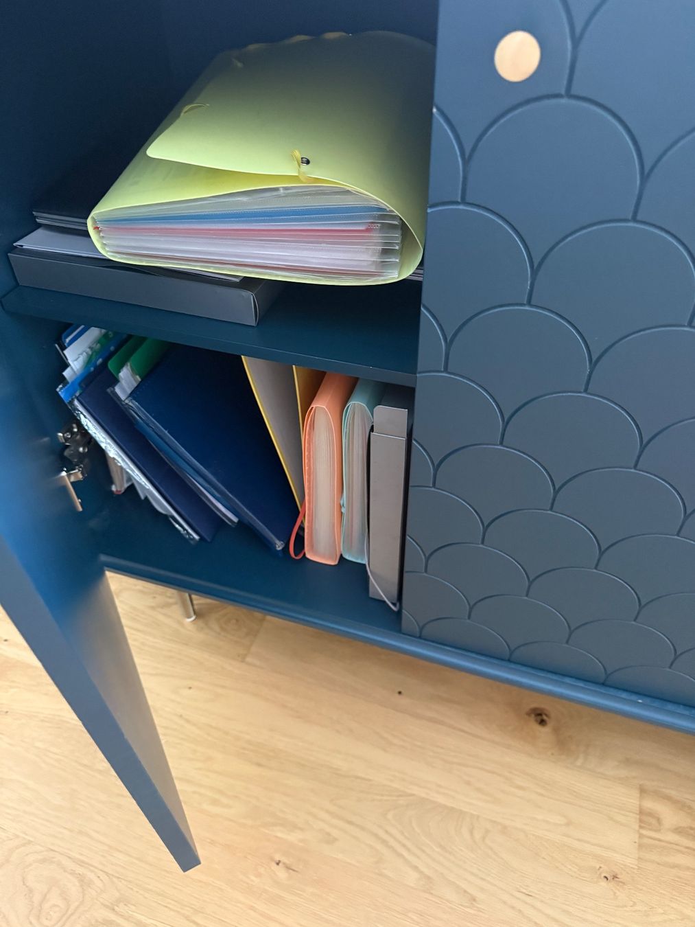 Commodes: Kommode/Sideboard-Set und 2 Nachttische – D'occasion à Zürich par bensa02 3