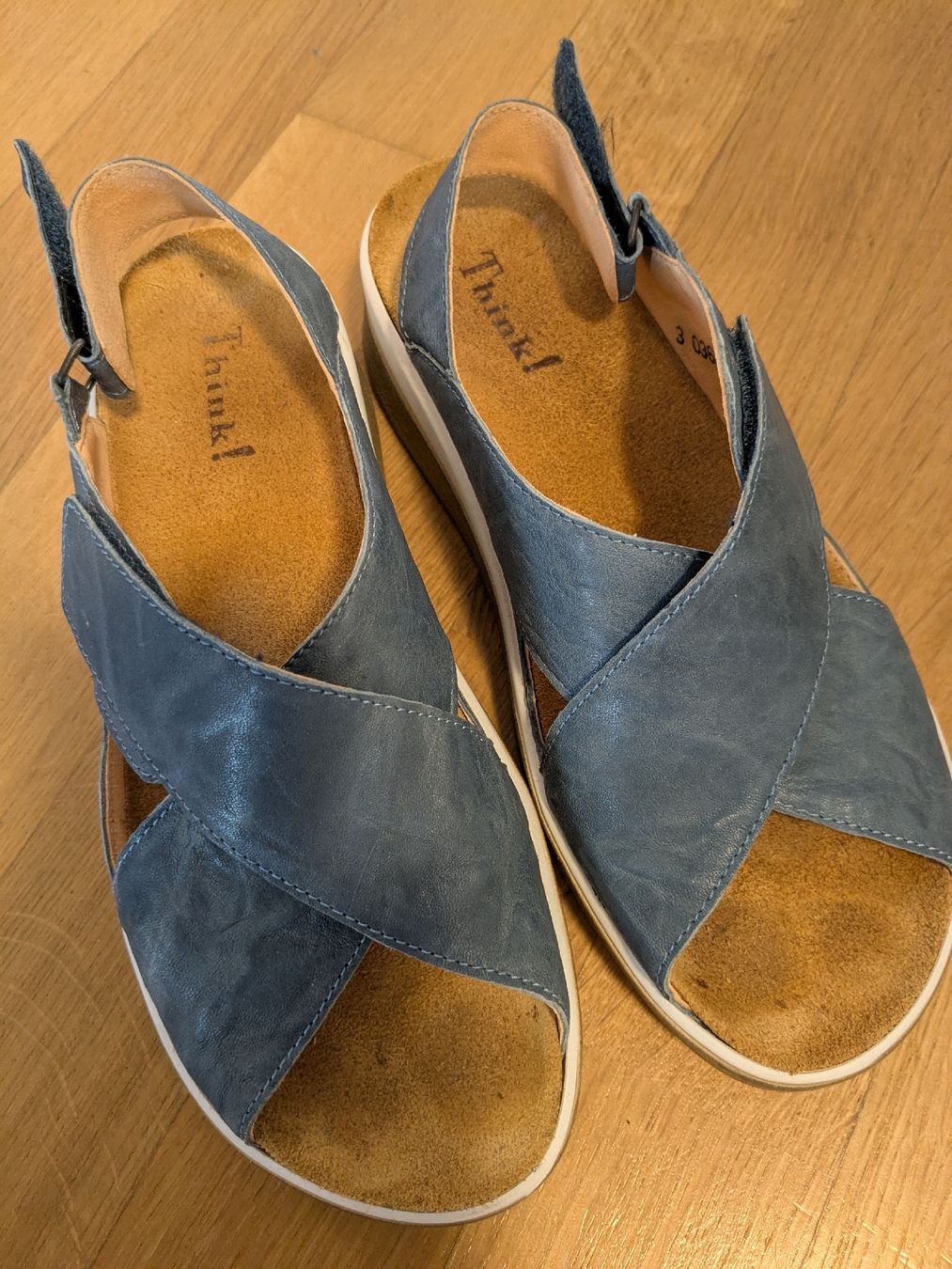 Think Scarpe da donna: Think Sandalen Gr38 – Nuovo (secondo la descrizione) da Wettingen venduto da wettingen23 4