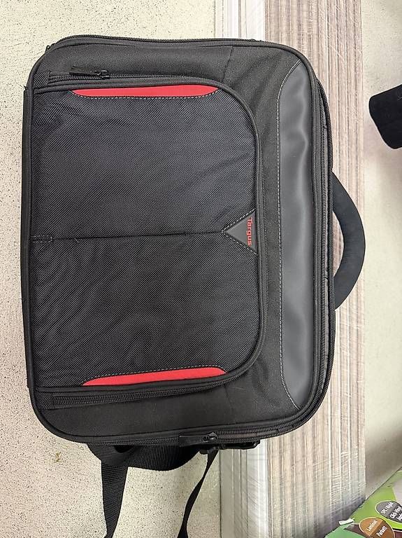 Sacs: Targud Laptop-Tasche – D'occasion à Märstetten par sha_9p7c