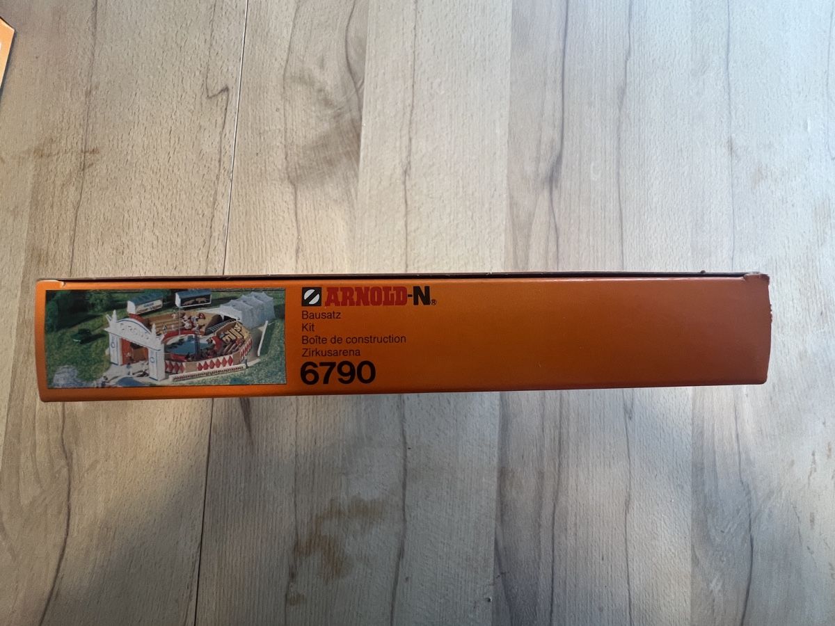 Arnold Modellini di ferrovie: Arnold N Zirkusarena Bausatz 6790 – Nuovo (secondo la descrizione) da Zeiningen venduto da nic_2rmd 1