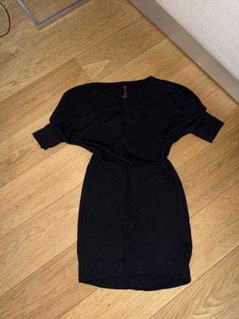 Robe courte noire Imperial manches courtes taille M