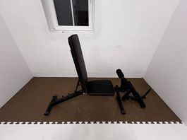 Verstellbare Hantelbank mit Beintrainer  Home Gym
