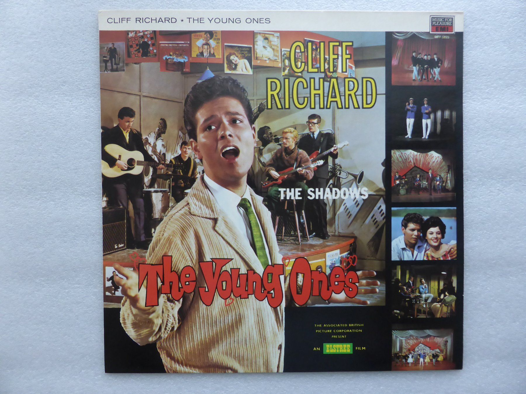 Dischi in vinile: VINYL  LP CLIFF RICHARD & THE SHADOWS – Usato da Küssnacht am Rigi venduto da Sunnestrahl