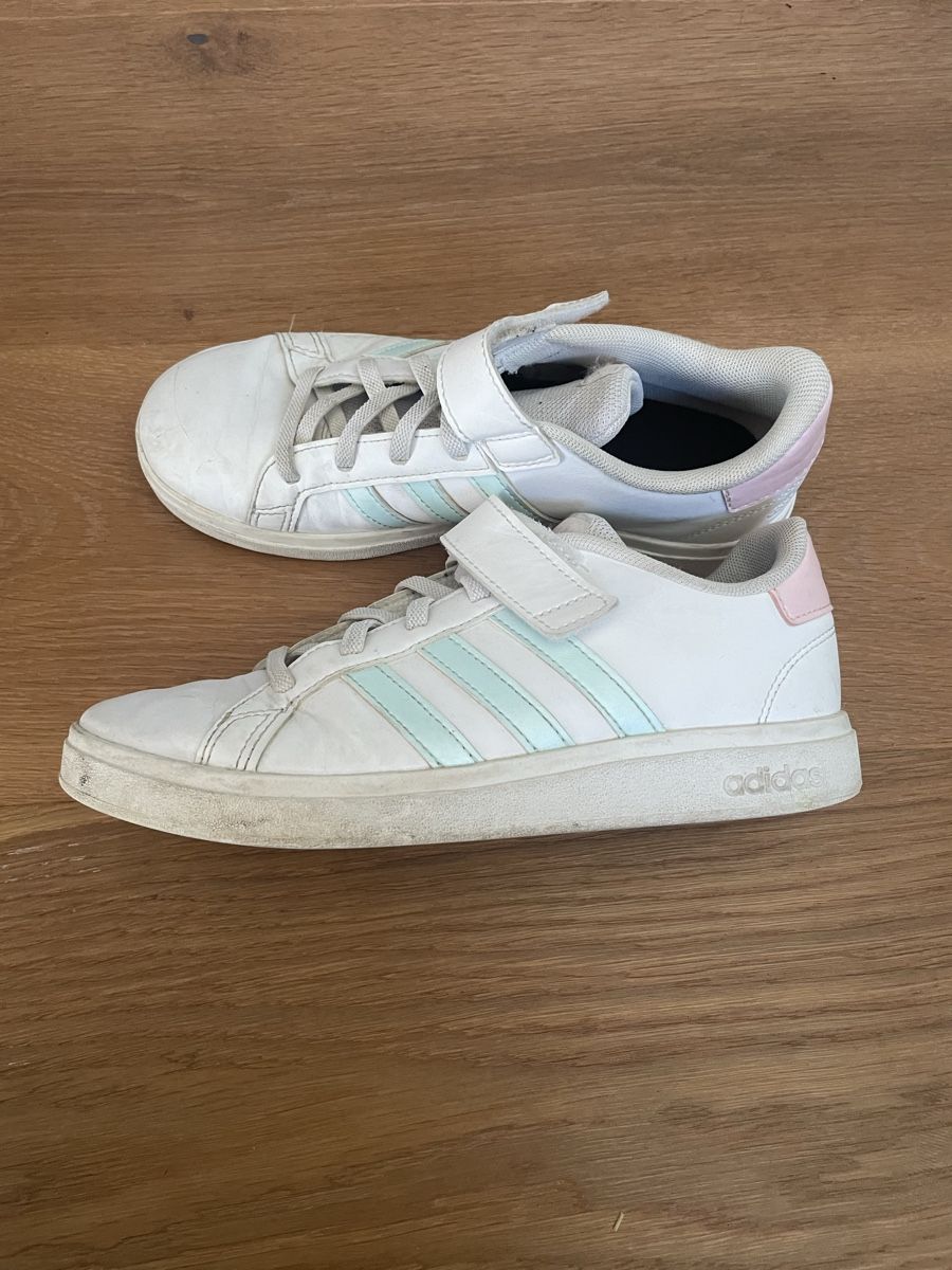 Adidas Scarpe per ragazze: Sneaker Adidas – Usato da Aarwangen venduto da erd_ngx8