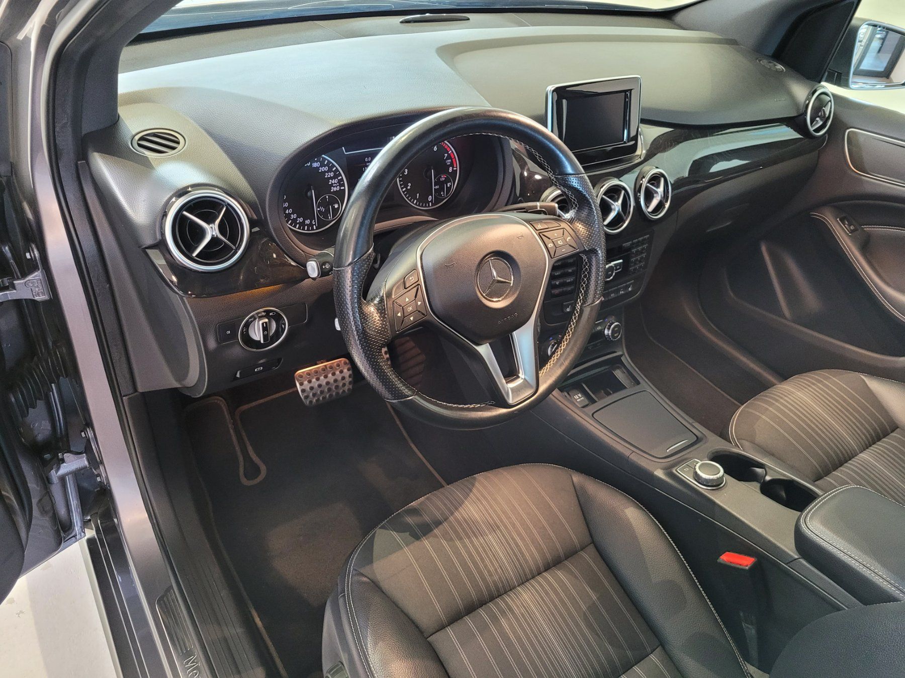 Mercedes-Benz Automobili: Mercedes-Benz B 200 – Usato da St. Gallen venduto da HirschAutomobileAG 2