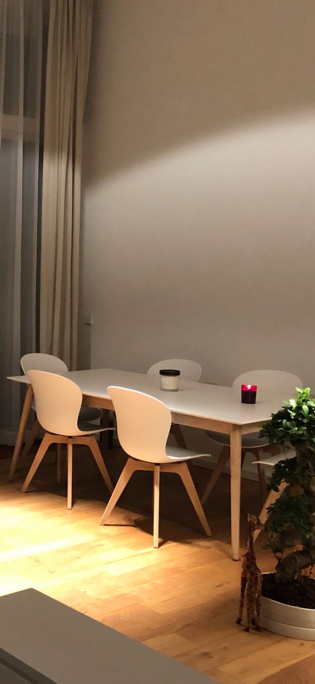 Boconcept Tischset: Salle à manger BoConcept Table Milano + 6 chaises Adelaide – Gebraucht aus Troistorrents von lmartene 1