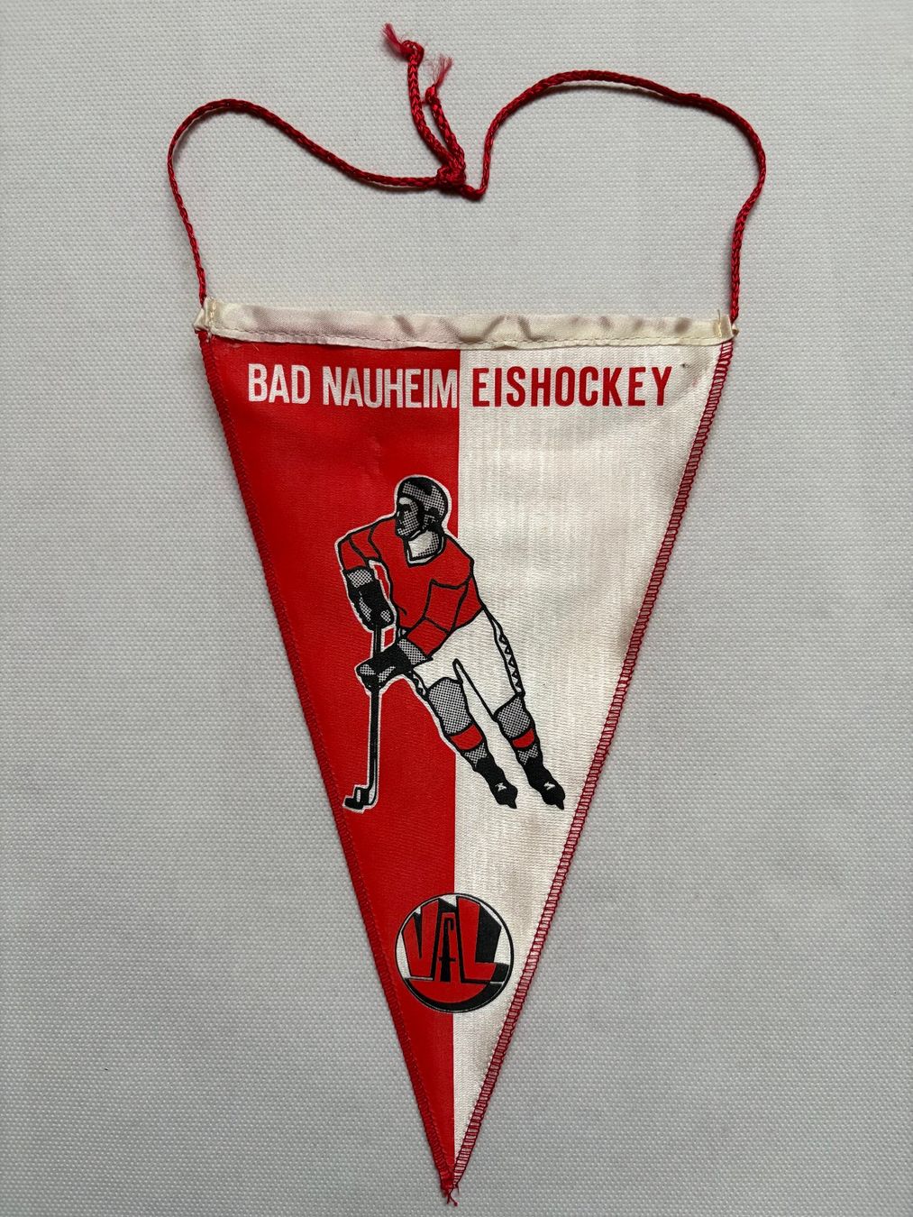 Bandiere: Bad Nauheim Eishockey Wimpel – Usato da Grüningen venduto da saya14 1