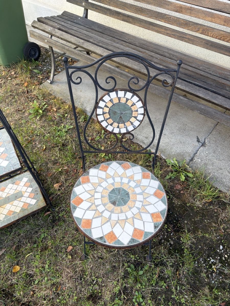 Set de table et chaises: Metall-Gartenmöbel Set Eckregal und Stühle gebraucht – D'occasion à Glattfelden par Sparina 4