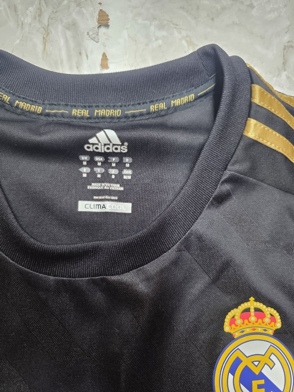 Lotti di vestiti: Fussball Trikot – Usato da Oberentfelden venduto da Ketschap 3