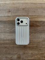 iPhone 17 Pro Hülle Silber im Rimowa-Design Neu