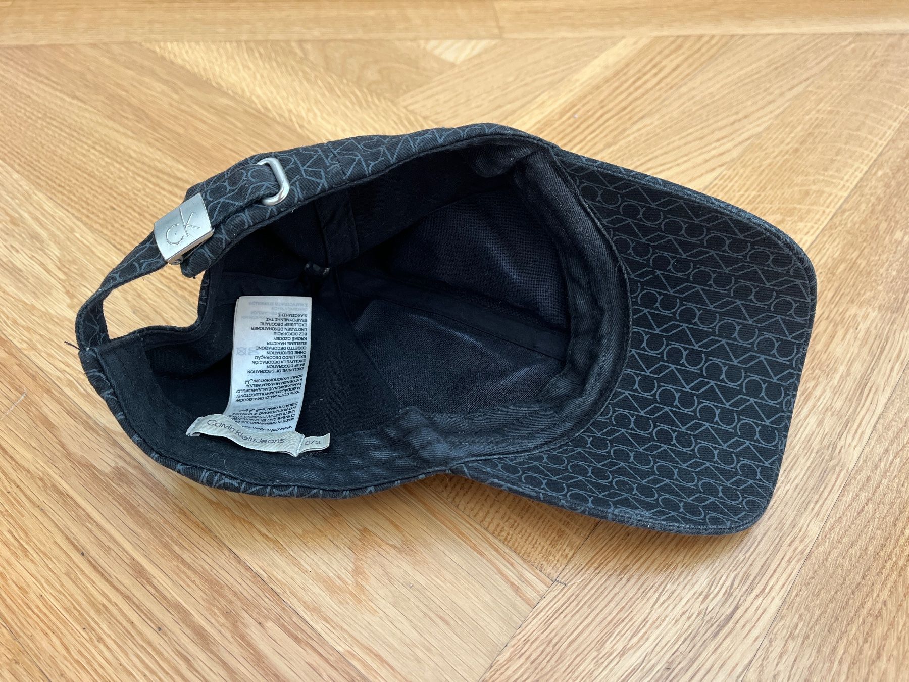 Calvin Klein Copricapi, berretti & cappellini: Calvin Klein Cap schwarz Logo Allover original – Usato da Zürich venduto da bretxo 4