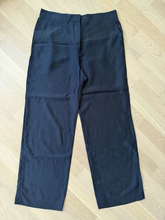 COS Hose dunkelblau Gr. 40 Seide Lyocell Blau