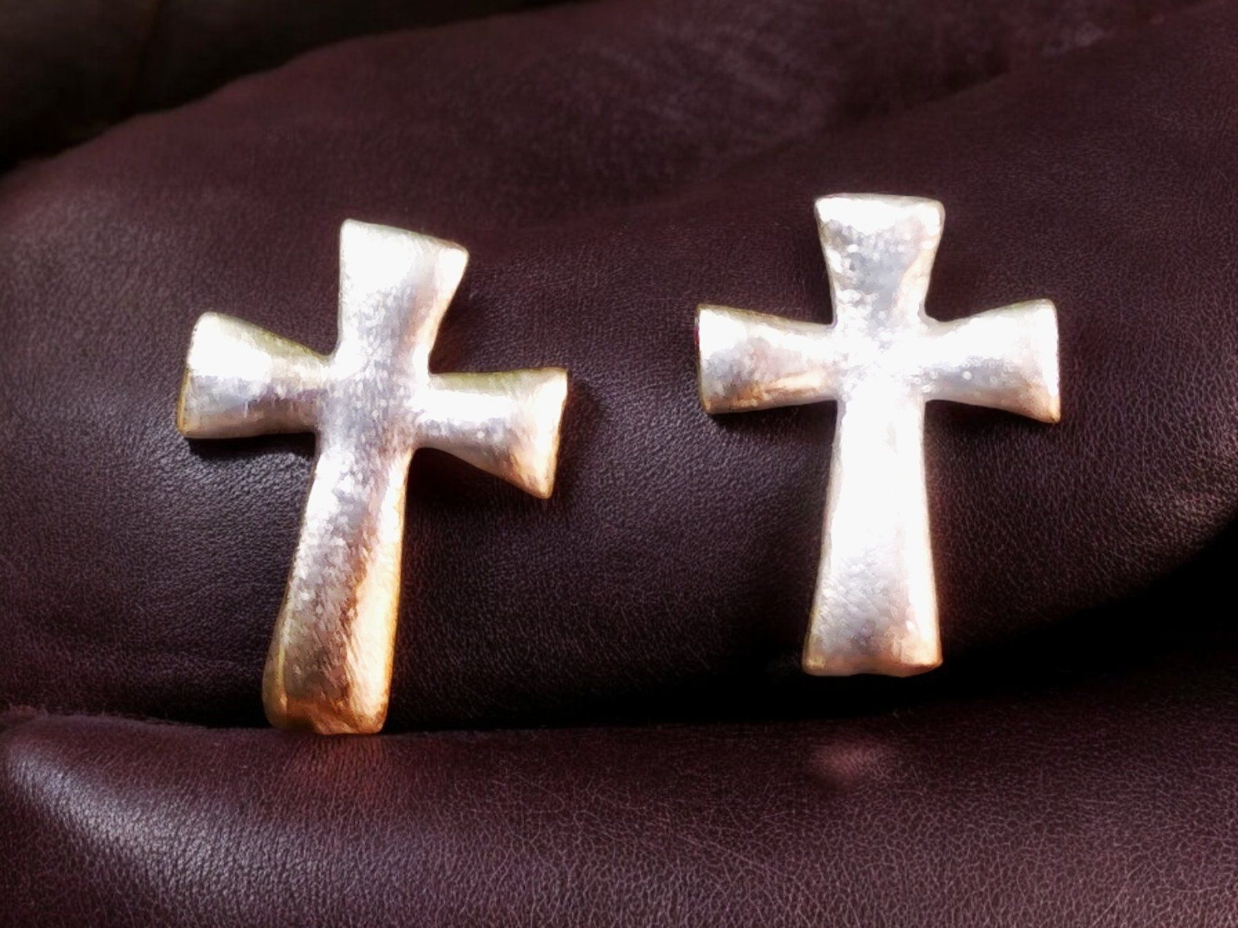 Orecchini pendenti & Orecchini a lobo: Ohrstecker Kreuz aus Bronze – Nuovo e nell'imballaggio originale da Aarau venduto da Schmuckhoehle_MD 1