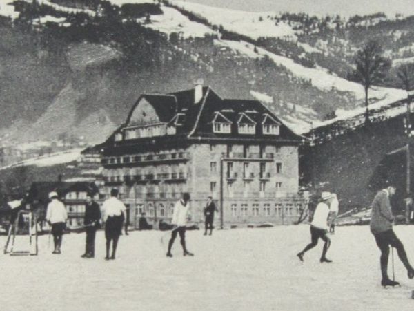 Cartoline postali: GSTAAD BEO AK EISBAHN HOTEL BELLEVUE BELEBT – Usato da Ettingen venduto da Hausi4711 1