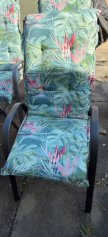 Set di tavolo e panche: Set de 8 chaises  – Usato da Arvillard (Salins) venduto da Taniguchi 1