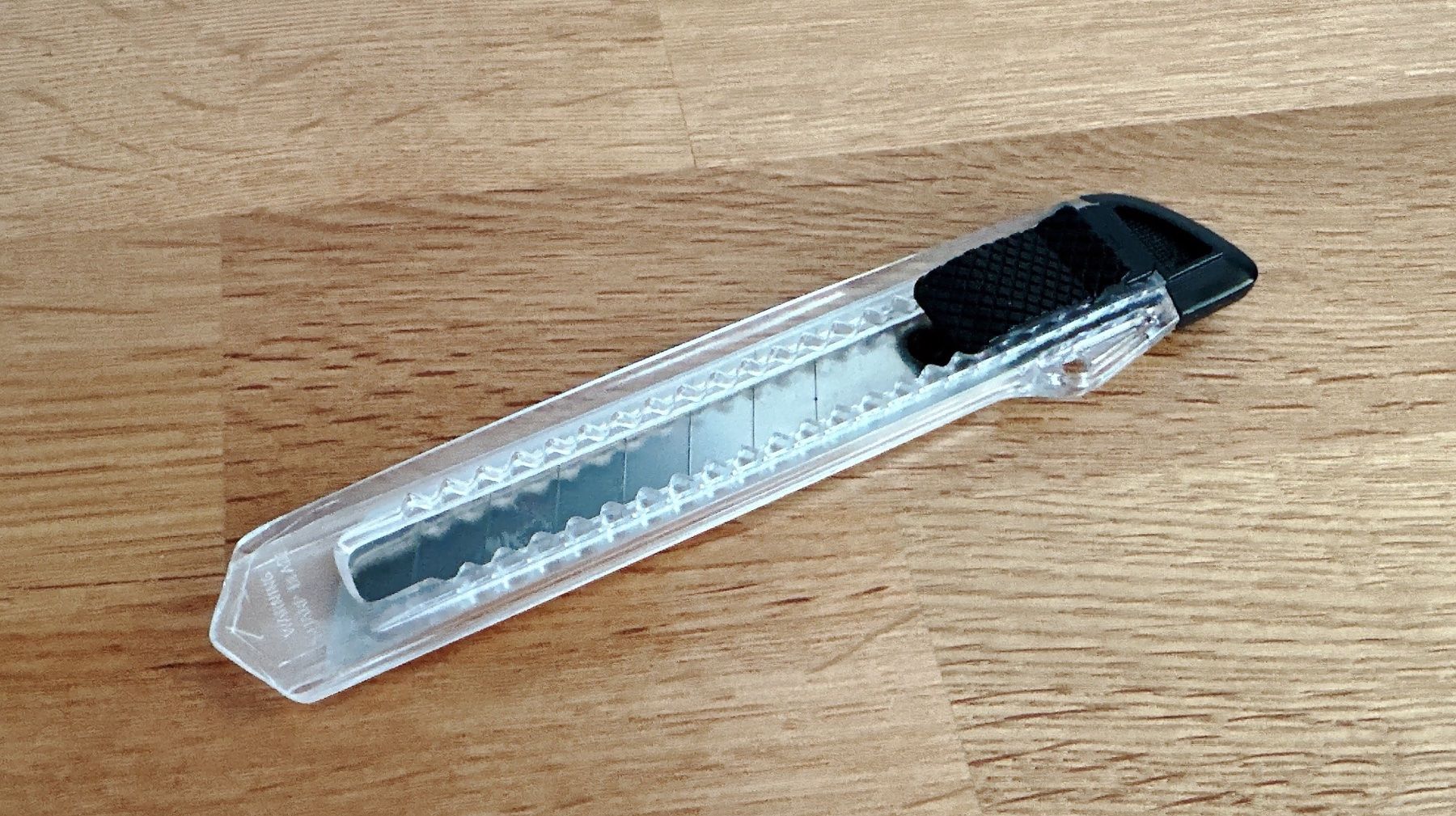 Tous les outils: Neuwertig! Cuttermesser Teppichmesser  transparent – D'occasion à Oberglatt ZH par qilinw