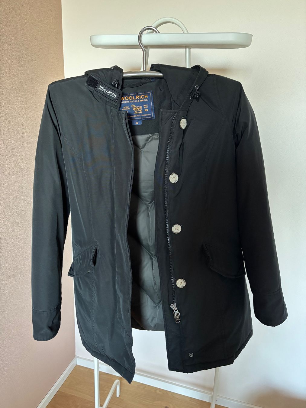 Woolrich Giacche: Woolrich Damen Winterjacke Parka Schwarz Gr. XS – Usato da Buchrain venduto da Fabs279