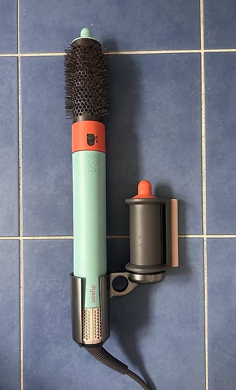 Dyson Asciugacapelli: Dyson Airwrap Wandhalter NEU – Nuovo e nell'imballaggio originale da Küsnacht ZH venduto da xjr1977