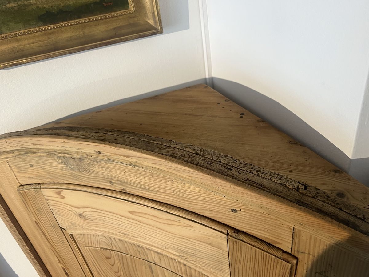 Armadi: Barocker Eckschrank – Usato da Gossau SG venduto da Keller-Antiques 2