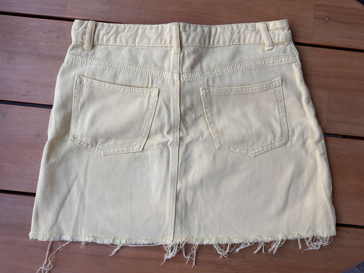Gonne: Cremefarbene Jeansrock mit Fransen – Usato da Bern venduto da all_j82d 2