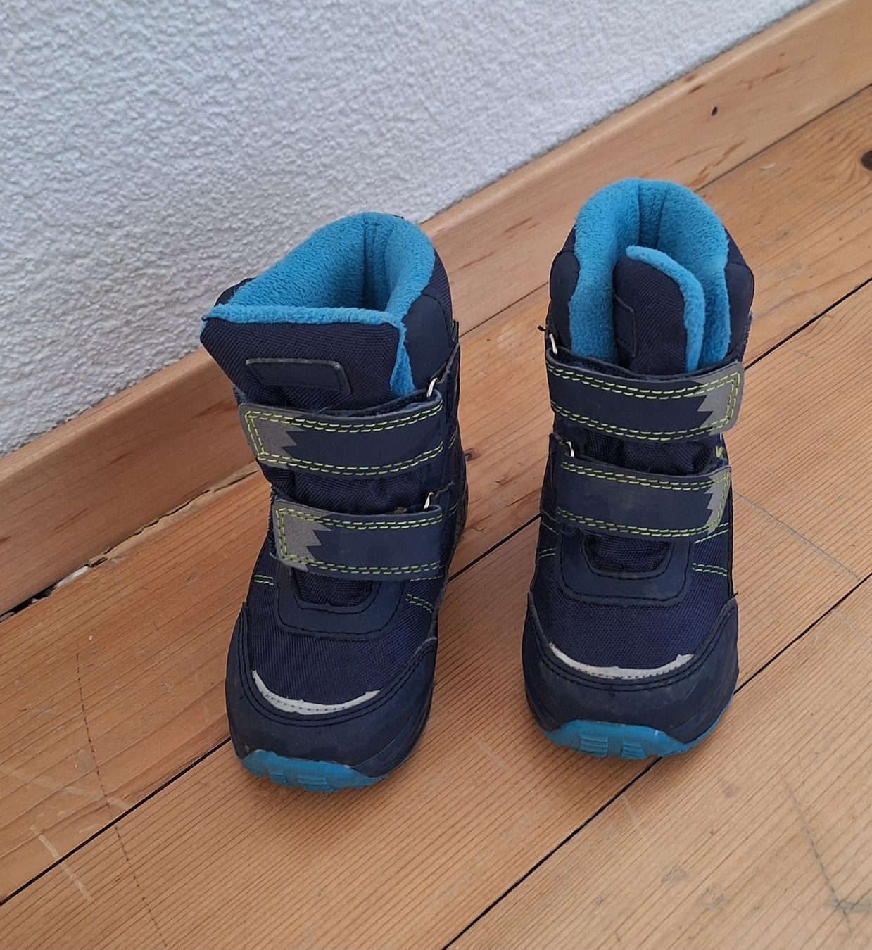 Chaussures hommes: Winterschuhe Grösse 23 – D'occasion à Bern par _finnjagfe_