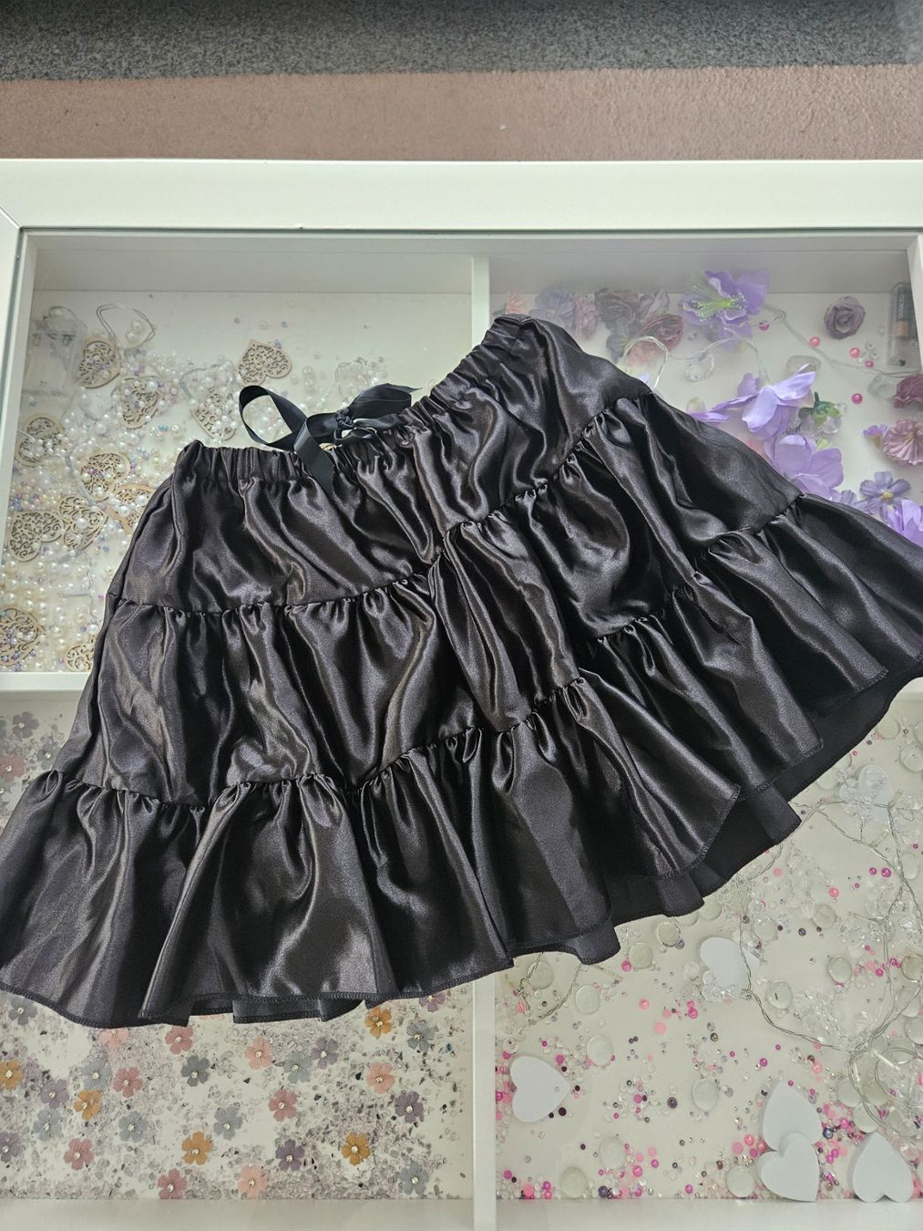 Costumi: Fasching Rock schwarz – Usato da Unterägeri venduto da Sleepbear