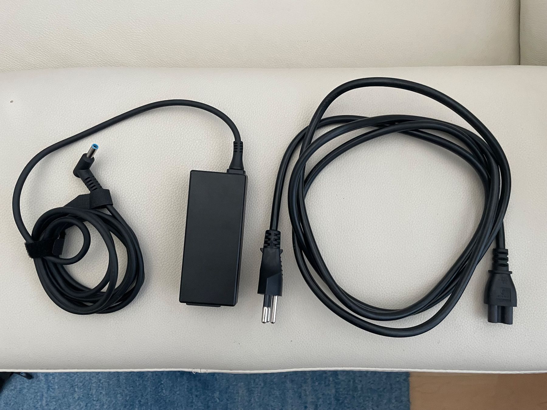 Hewlett Packard Chargeur: HP 45W Notebook Netzteil - CH-Stecker - TOPZUSTAND – D'occasion à Ittigen par olli68