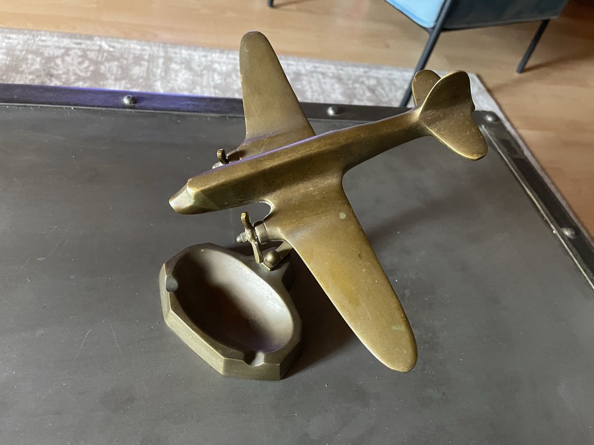 Portacenere: Flugzeug Aschenbecher DC-3 Art Deco – Usato da Thun venduto da Mumi