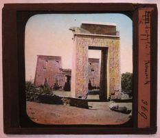 Glasdia farbig Ägypten: Tor bei Karnak, um 1900