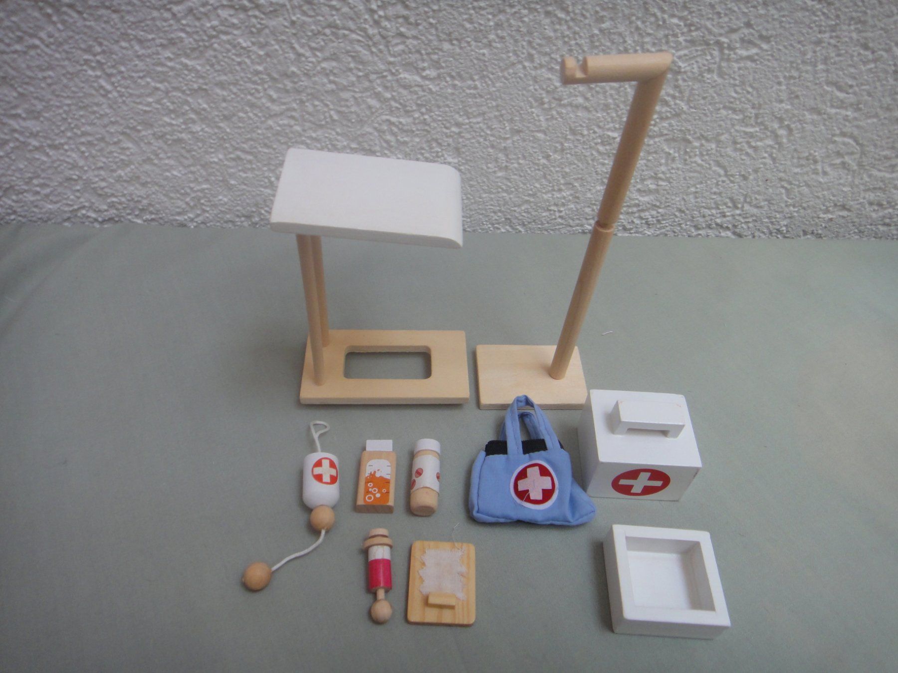 Jouets: Spielbox Spital – Neuf avec emballage d'origine à Detligen par Crissie307 7