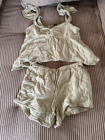 2  mal schöne Zweiteiler zu verkaufen in Grösse 38