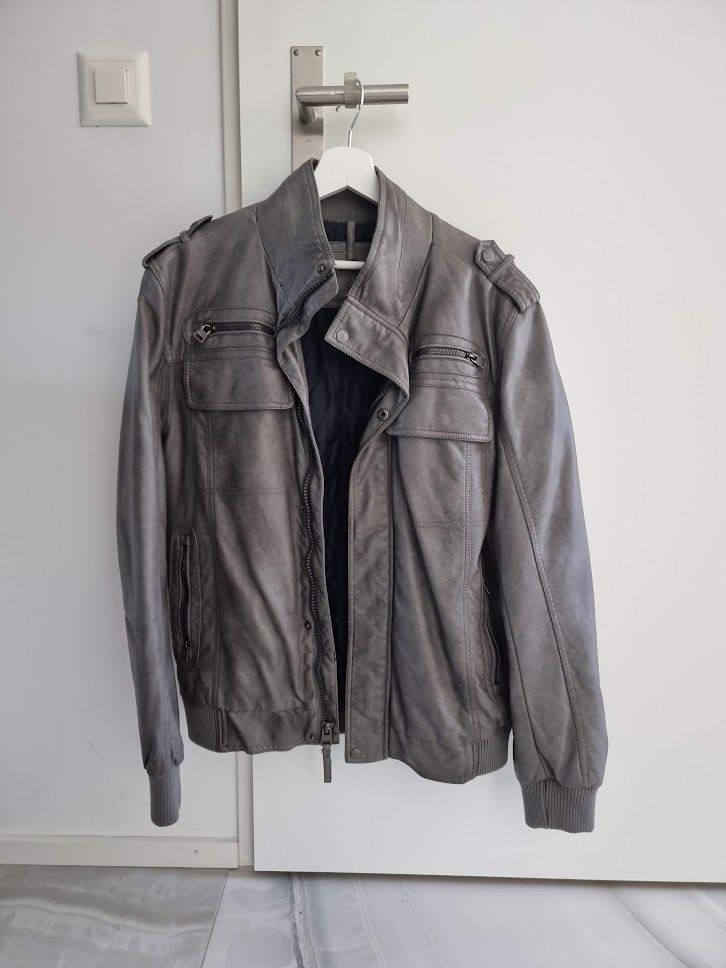 Calvin Klein Giacche: Lederjacke Calvin Klein – Difettoso da Zürich venduto da TrueTrade