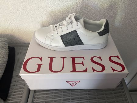 Sneaker, Grösse 41,Weiss mit Muster - Top Zustand!